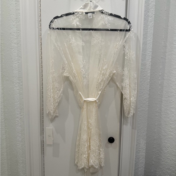 Rya Collection White Lace Robe - Picture 5 of 6